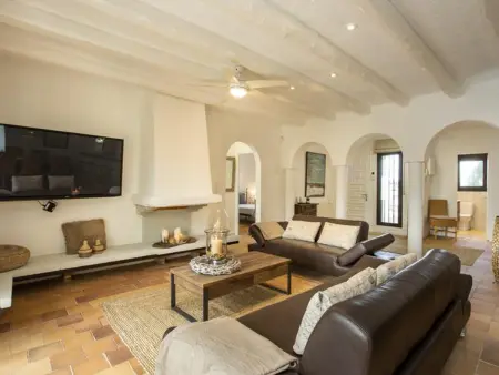 Villa de rêve au bord du canal : 5 chambres, piscine, dock et parking - Photo 10