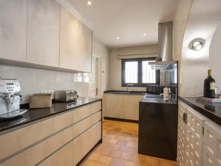 Villa de rêve au bord du canal : 5 chambres, piscine, dock et parking - Photo 18