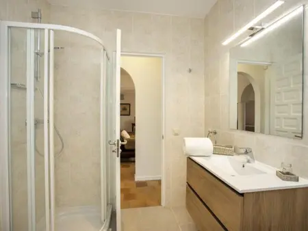 Villa de rêve au bord du canal : 5 chambres, piscine, dock et parking - Photo 31
