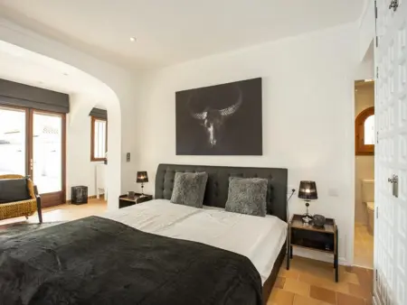 Villa de rêve au bord du canal : 5 chambres, piscine, dock et parking - Photo 32