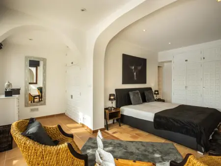 Villa de rêve au bord du canal : 5 chambres, piscine, dock et parking - Photo 35