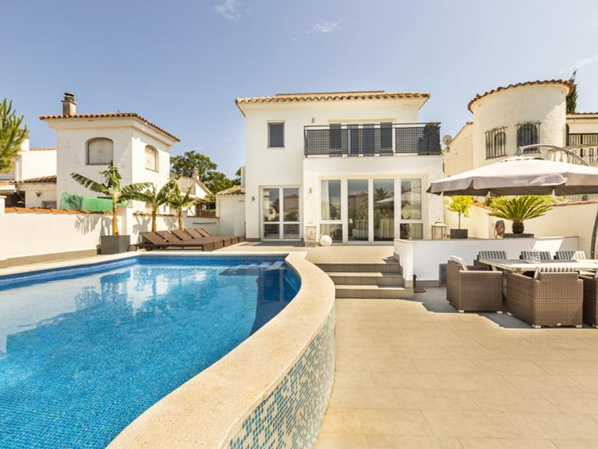 Villa moderne Empuriabrava, piscine chauffée et amarrage - Photo 2