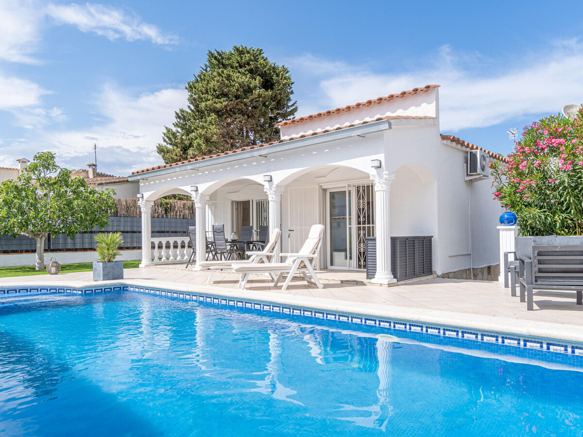 Villa 3 chambres piscine 4x8m à Empuriabrava - Photo 2