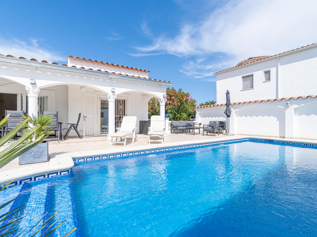 Villa 3 chambres piscine 4x8m à Empuriabrava - Photo 5