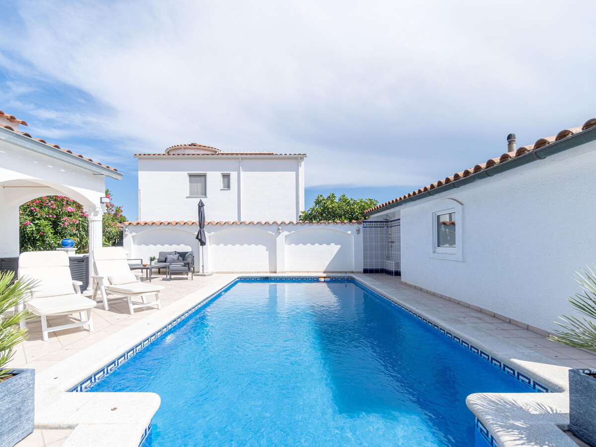 Villa 3 chambres piscine 4x8m à Empuriabrava - Photo 6