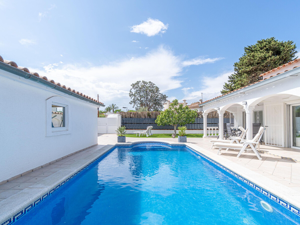 Villa 3 chambres piscine 4x8m à Empuriabrava - Photo 7