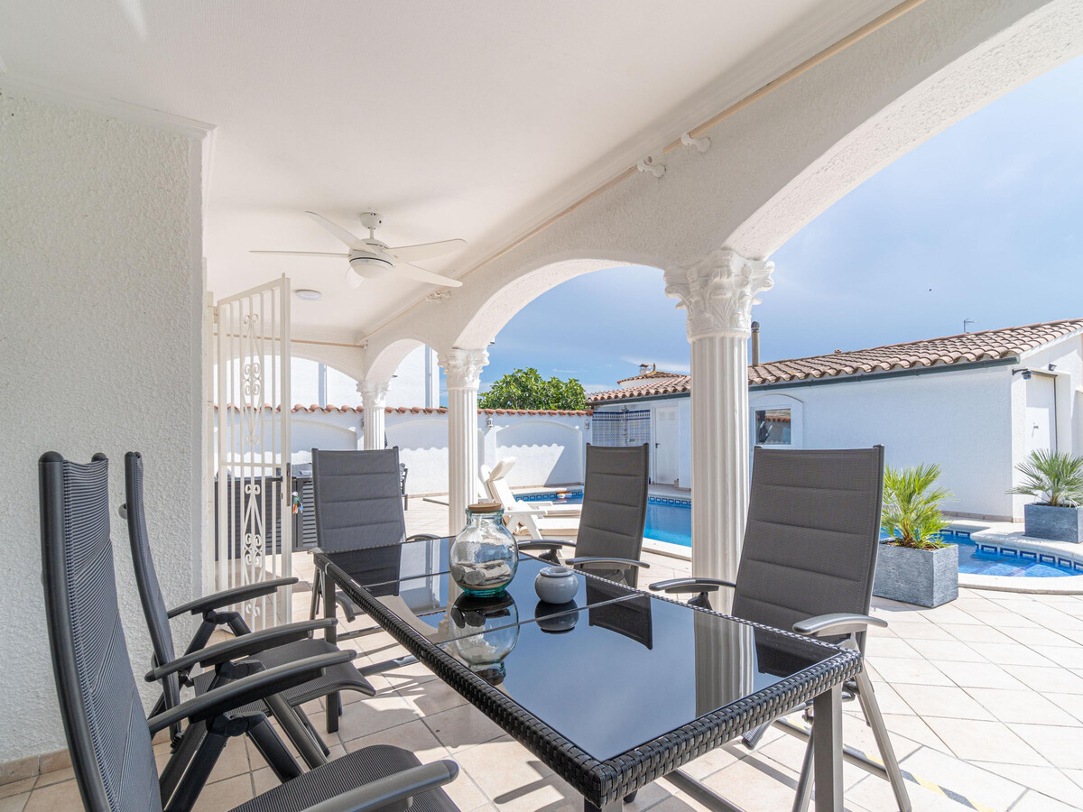 Villa 3 chambres piscine 4x8m à Empuriabrava - Photo 16