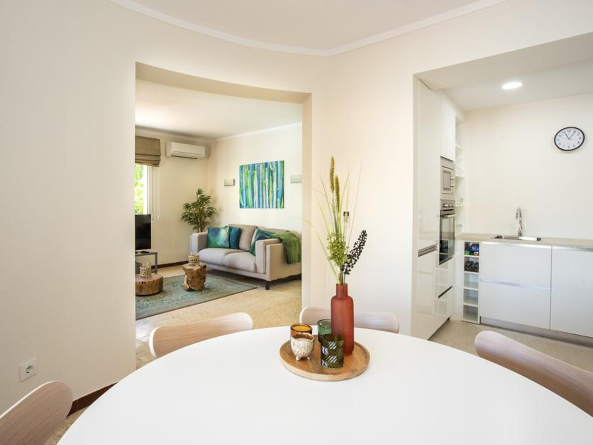 Villa méditerranéenne à Empuriabrava, piscine et amarrage privé - Photo 10