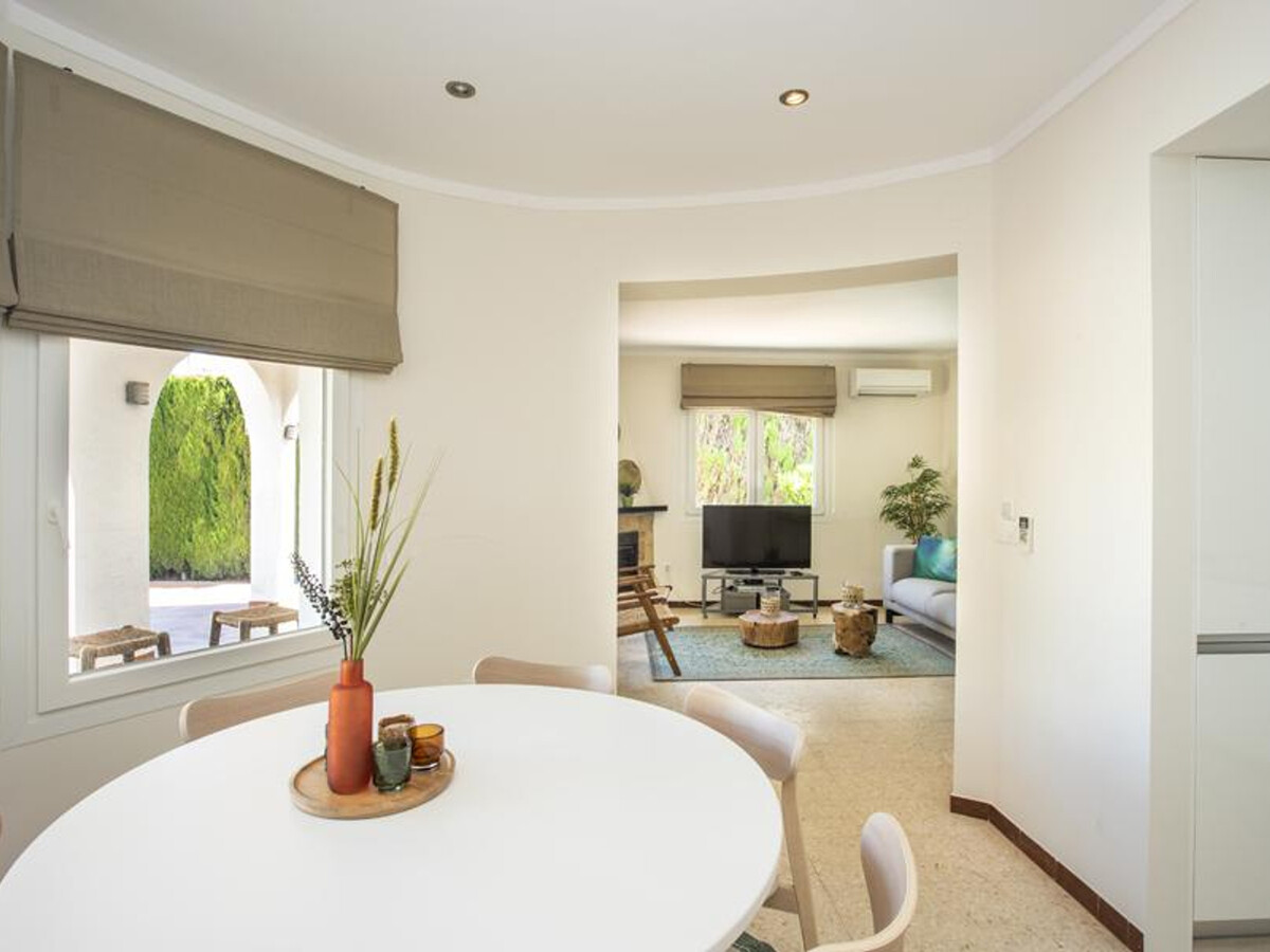 Villa méditerranéenne à Empuriabrava, piscine et amarrage privé - Photo 11