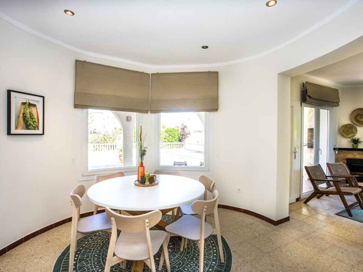 Villa méditerranéenne à Empuriabrava, piscine et amarrage privé - Photo 12