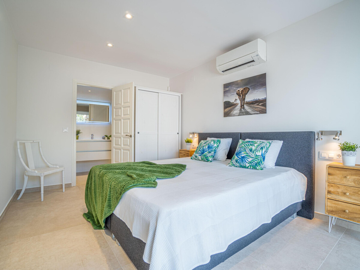 Villa méditerranéenne à Empuriabrava, piscine et amarrage privé - Photo 20
