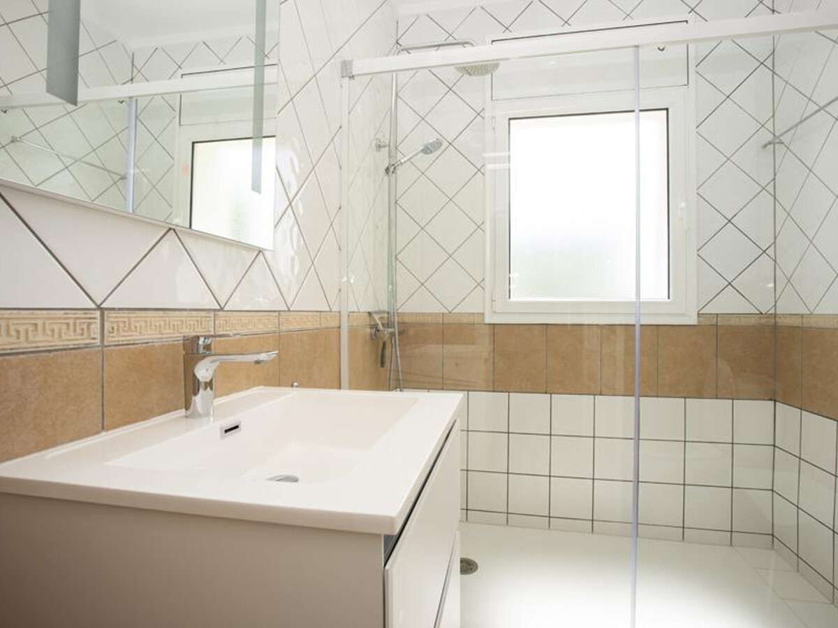 Villa méditerranéenne à Empuriabrava, piscine et amarrage privé - Photo 27