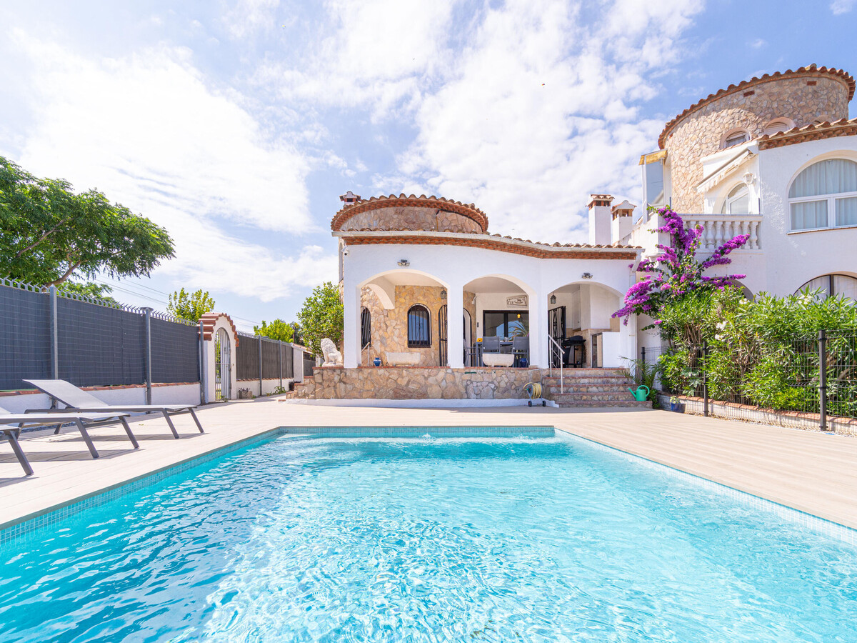 Villa 4 chambres avec amarre privée à Empuriabrava - Photo 1