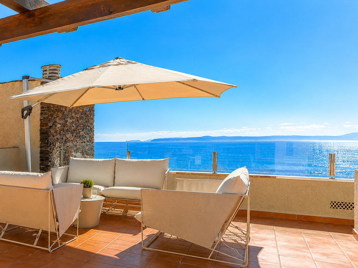 Penthouse en bord de mer, terrasse vue mer à Roses - Photo 1