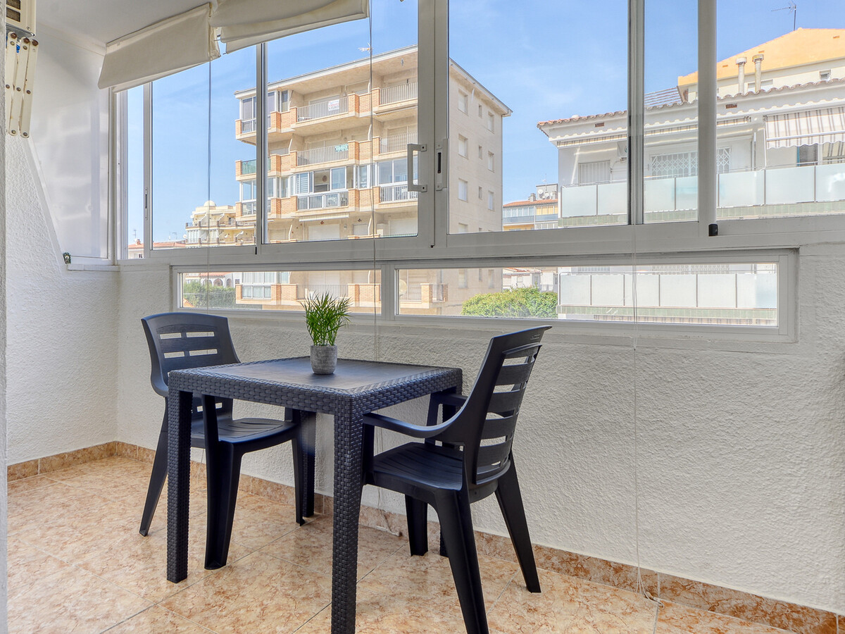 Appartement 40 m² à Roses, terrasse 7 m² face plage - Photo 2