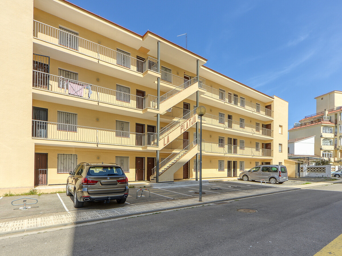 Appartement 40 m² à Roses, terrasse 7 m² face plage - Photo 15