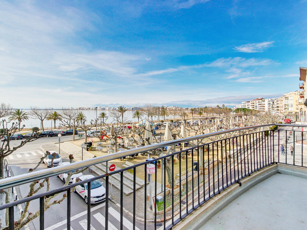 Appartement 110 m² vue mer en première ligne de plage - Photo 1
