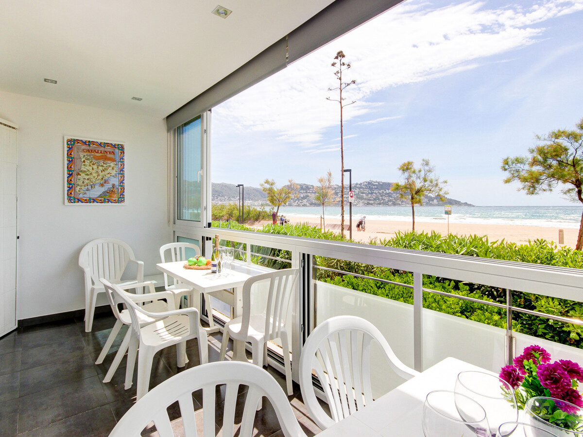 Appartement 2 chambres en première ligne de plage à Roses - Photo 4