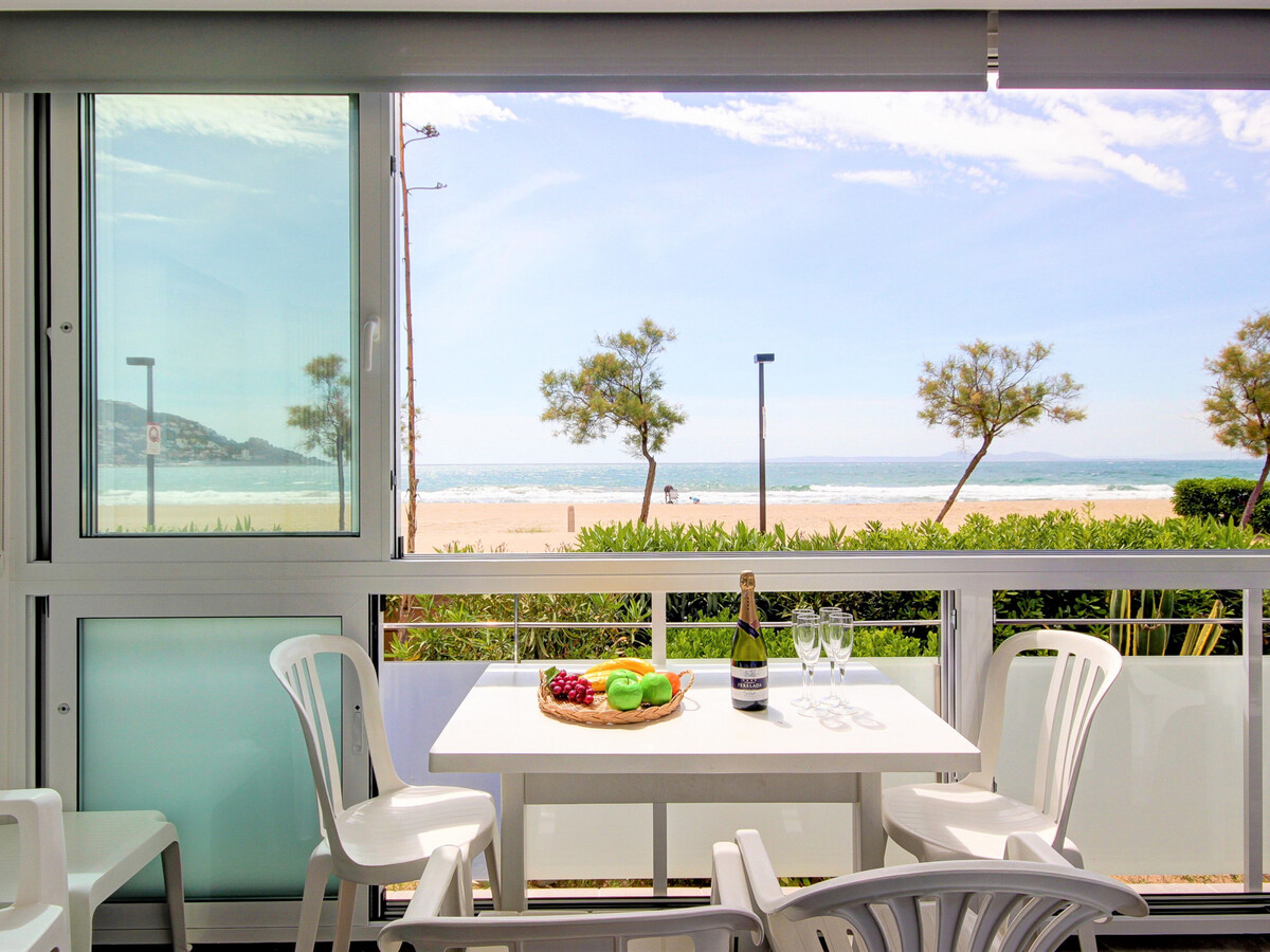 Appartement 2 chambres en première ligne de plage à Roses - Photo 10