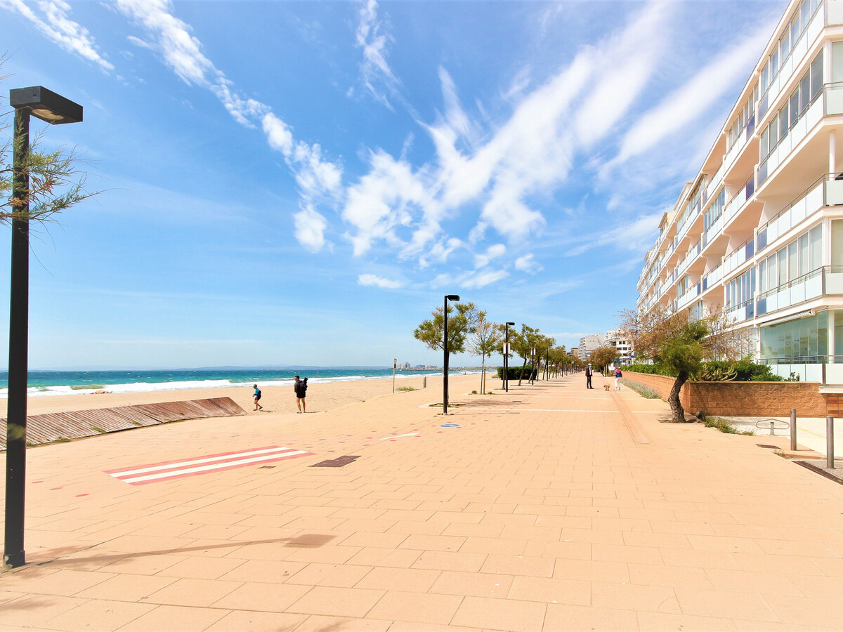 Appartement 2 chambres en première ligne de plage à Roses - Photo 35