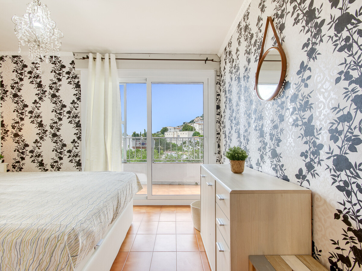 Appartement 2 chambres Roses, vue mer à 350m de la plage - Photo 15