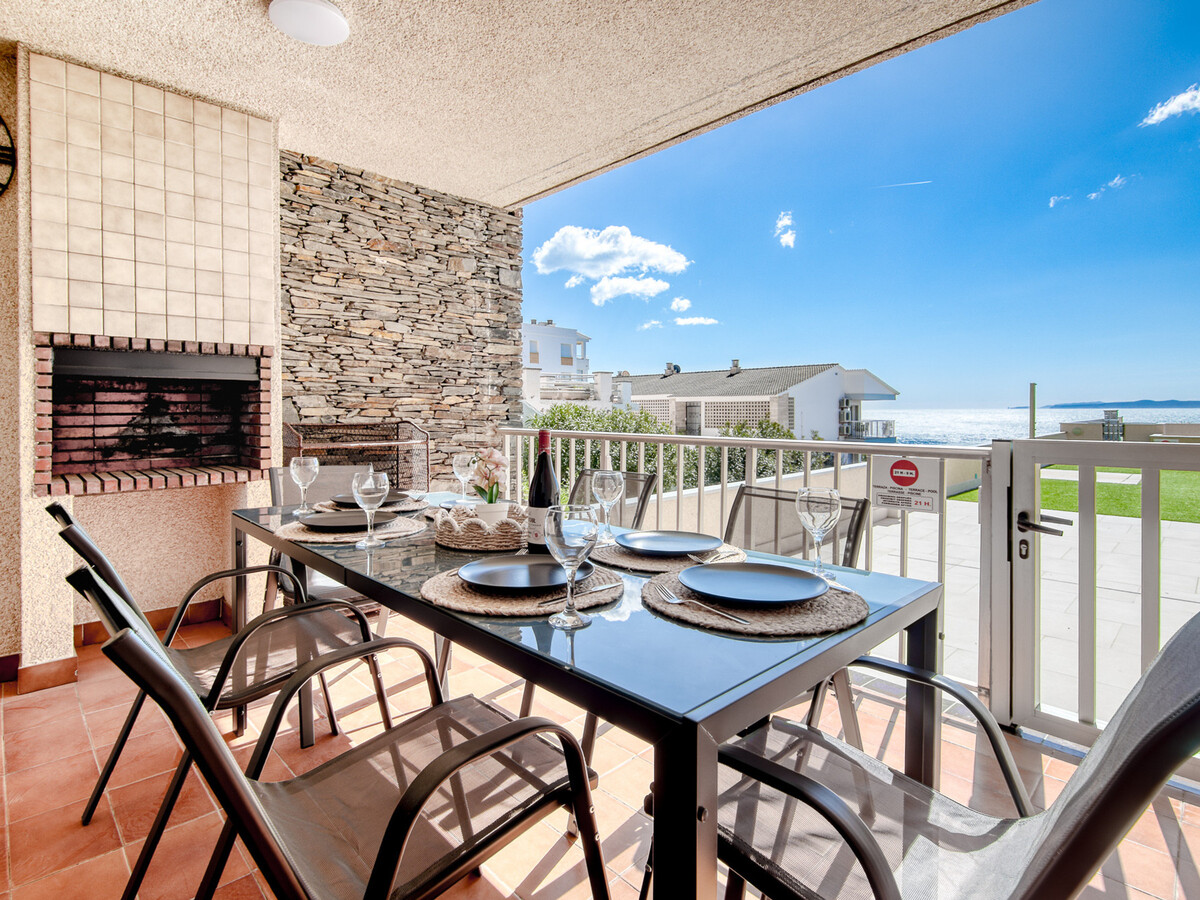 Appartement 3 chambres Roses, terrasse avec vue mer - Photo 1