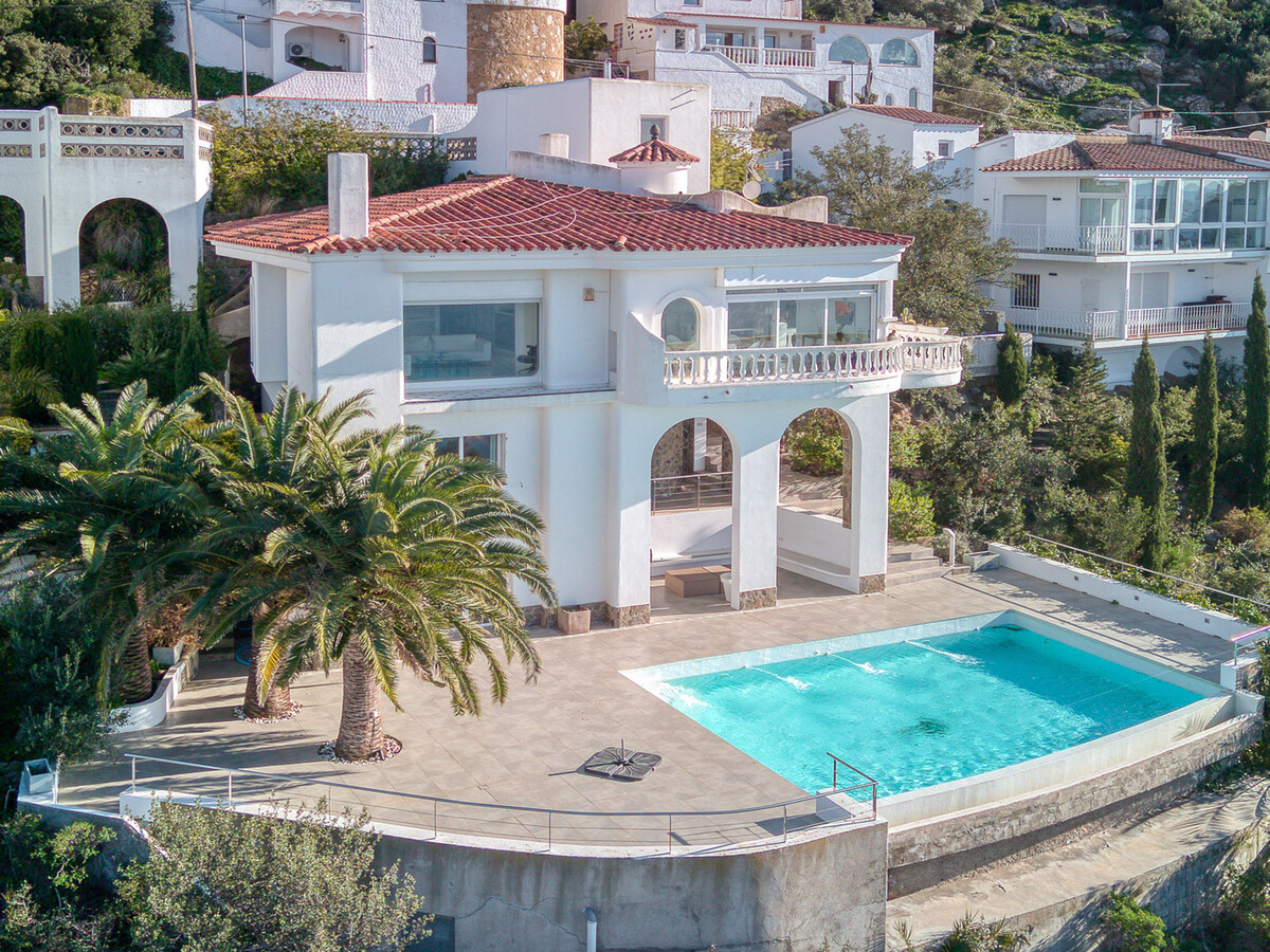 Villa méditerranéenne 5 ch, piscine débordement à Roses - Photo 6