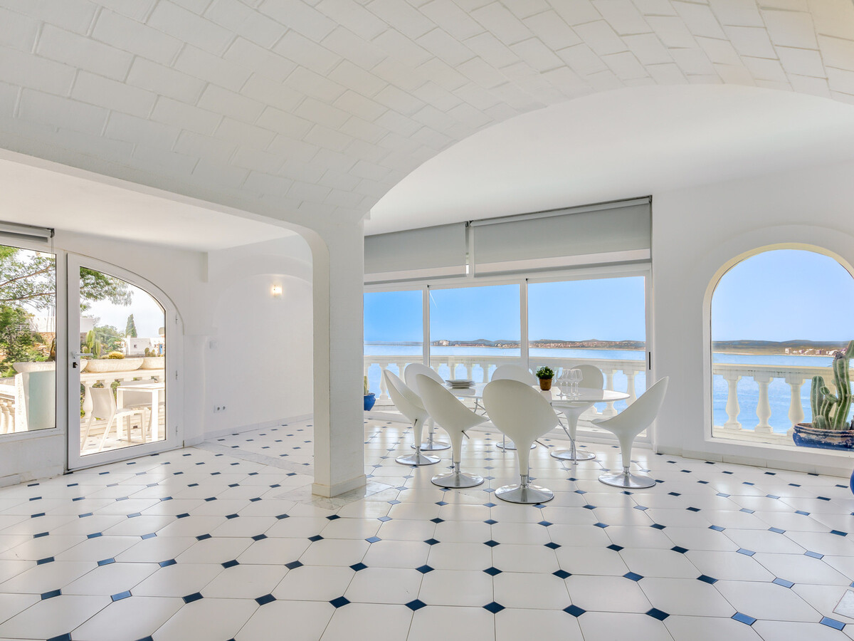 Villa méditerranéenne 5 ch, piscine débordement à Roses - Photo 18