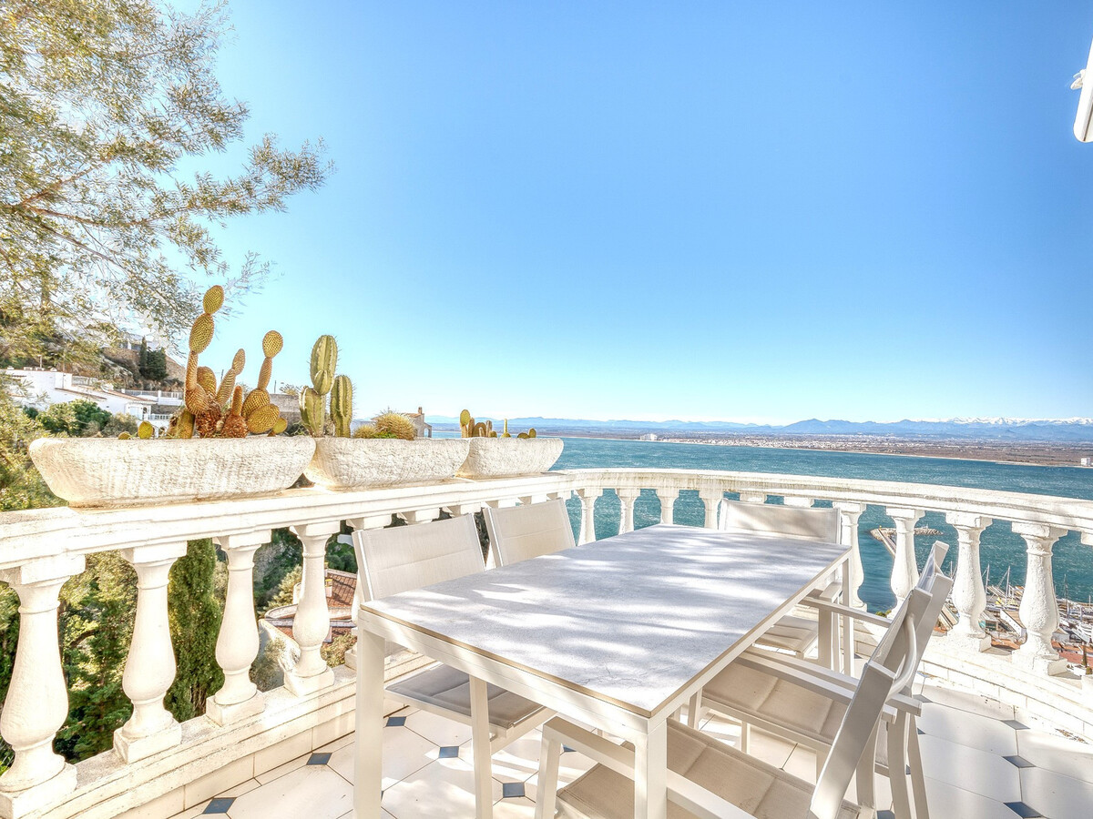 Villa méditerranéenne 5 ch, piscine débordement à Roses - Photo 19