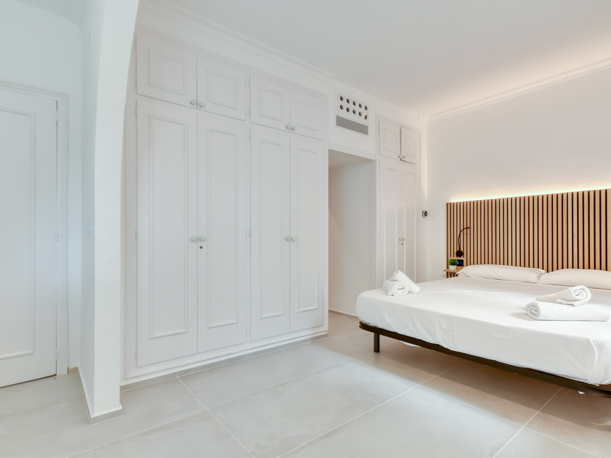Villa méditerranéenne 5 ch, piscine débordement à Roses - Photo 25