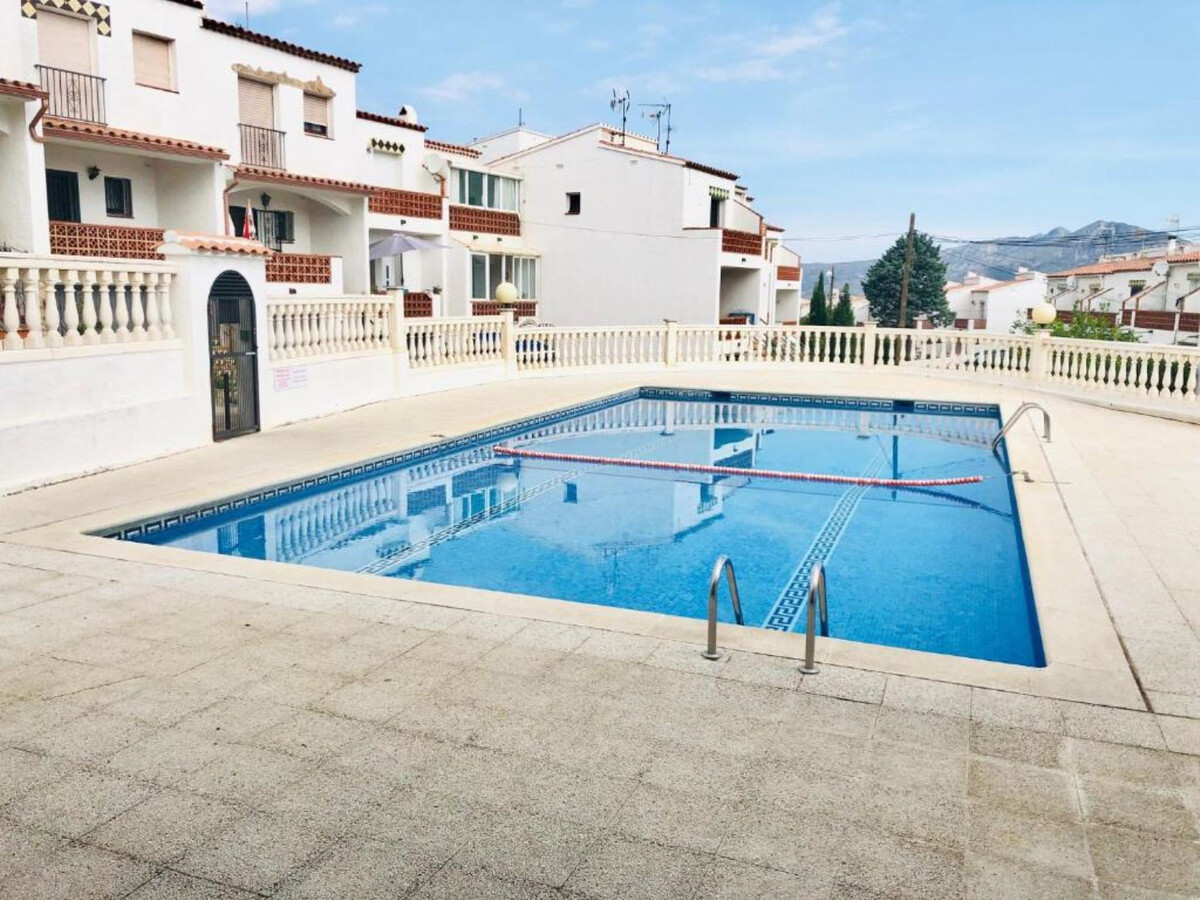 Maison jumelée 38 m², piscine, 2 km plage - Photo 1