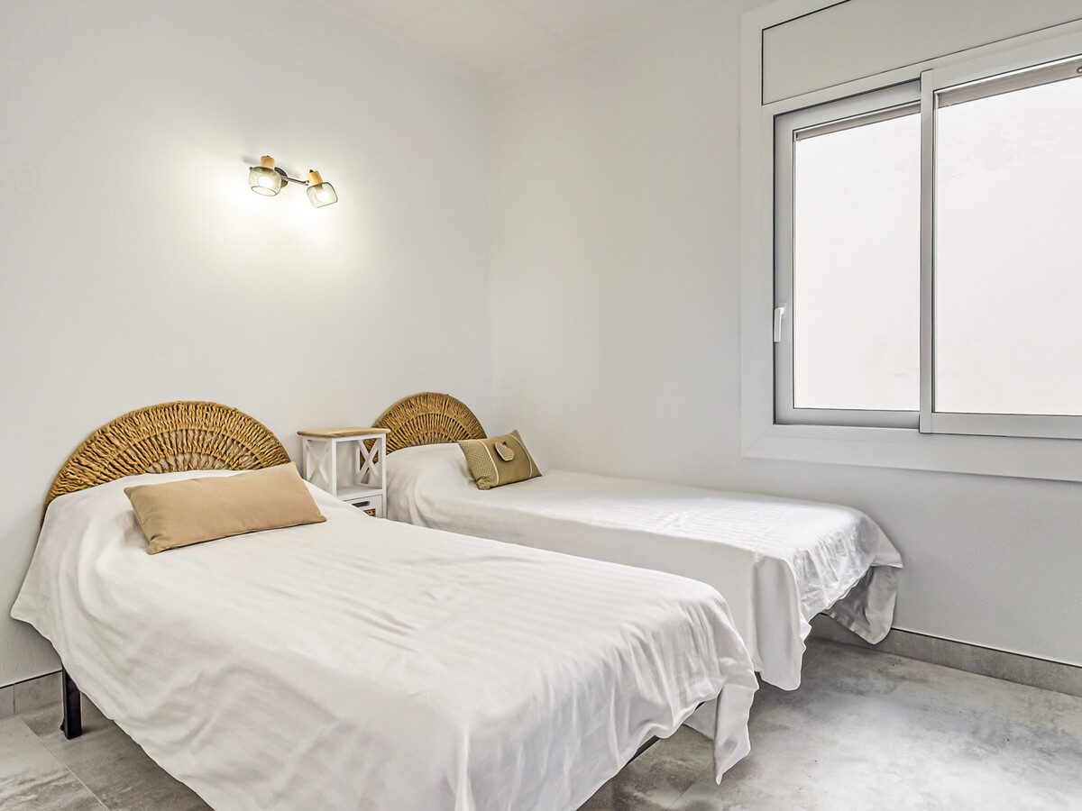 Appartement 2 chambres Roses, vue mer et terrasse 14 m² - Photo 19