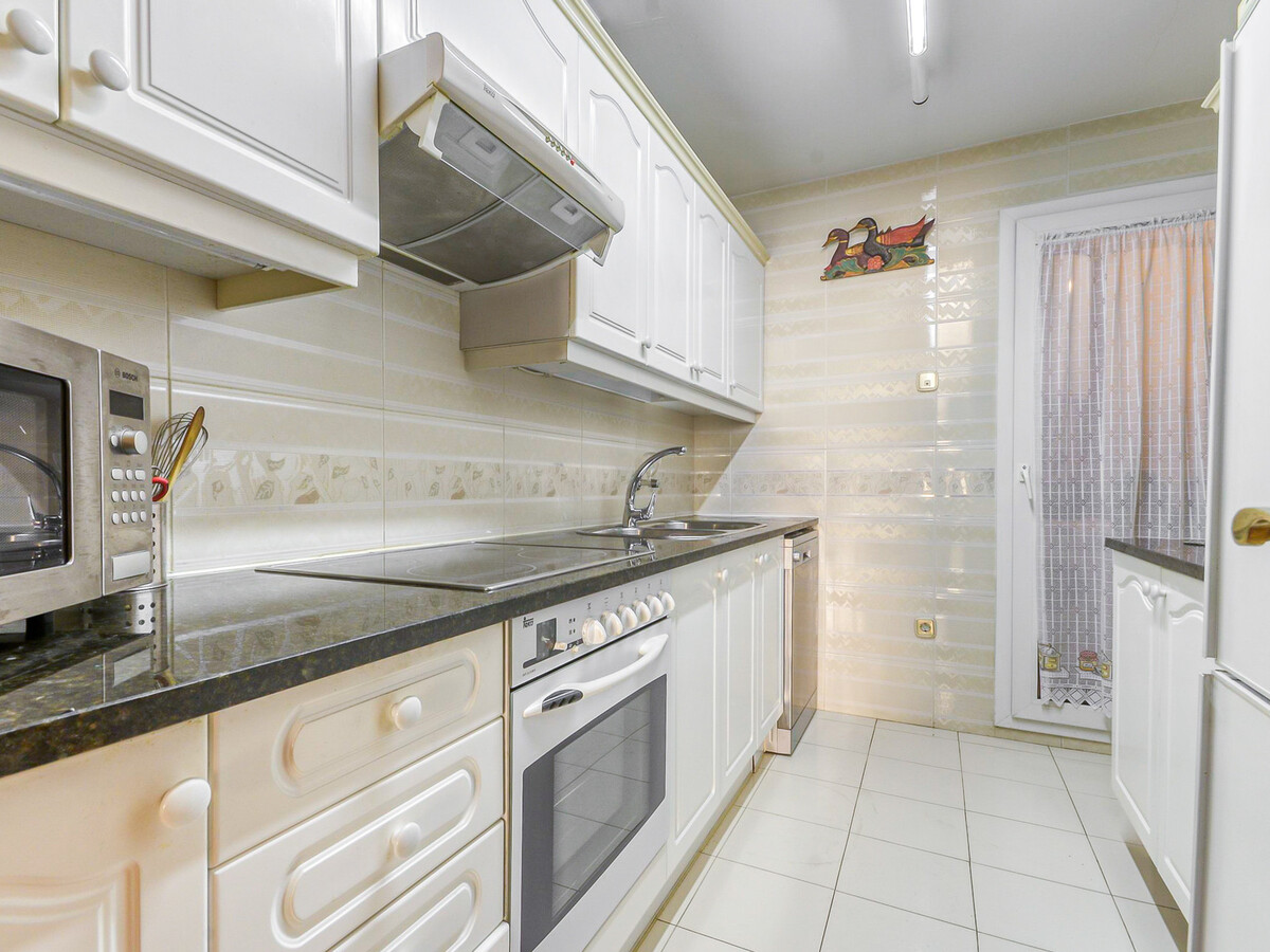 Appartement 84 m² face plage avec terrasse et parking - Photo 8
