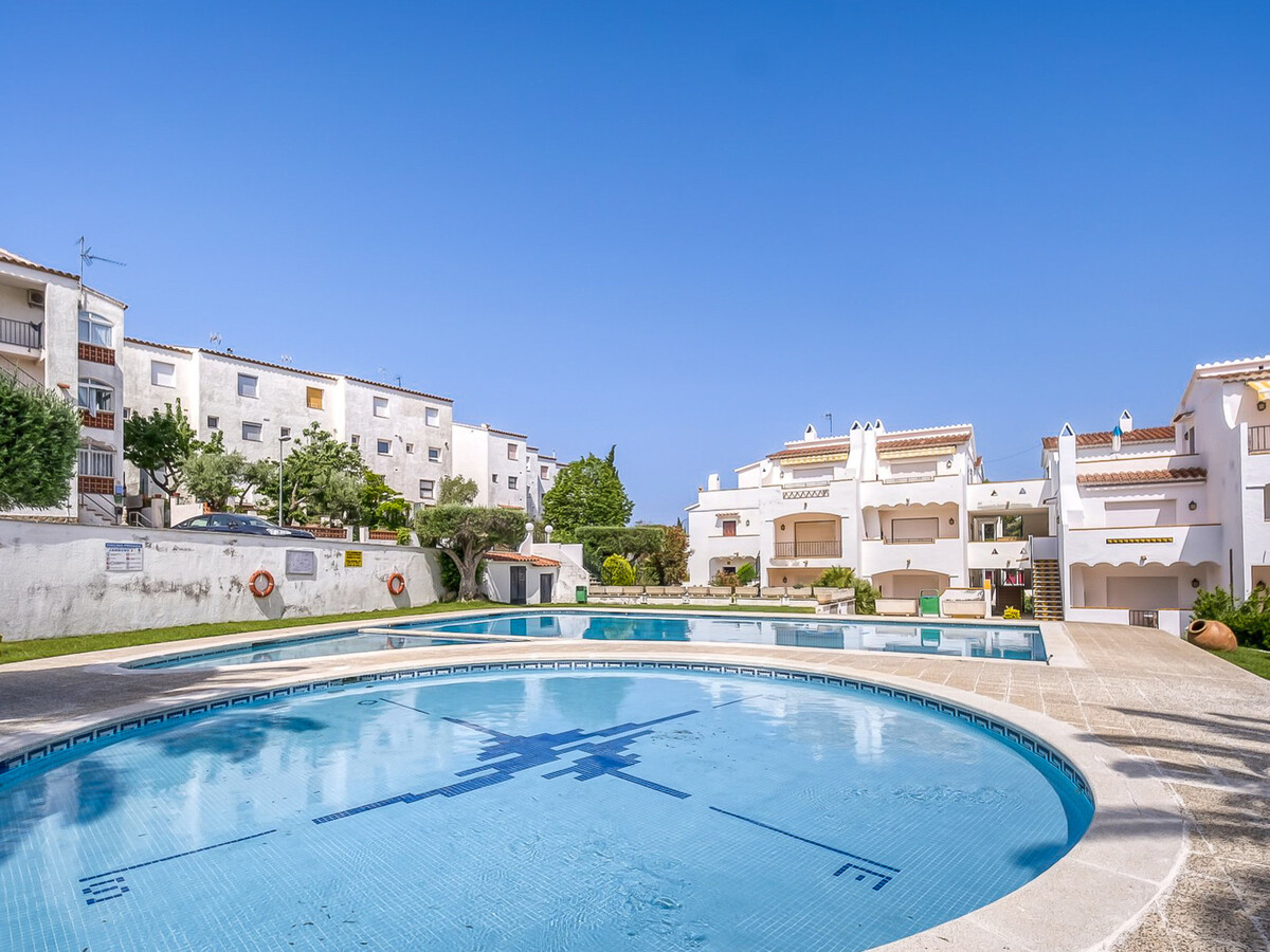 Appartement 35m² à Roses - Terrasse piscine et parking - Photo 5