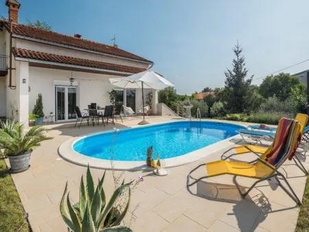 Maison Nati avec piscine privée à Baderna