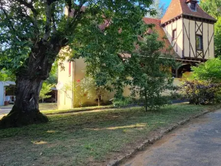 Gîte familial rénové, 2500m² de jardin à Saint-Crépin : photo 2