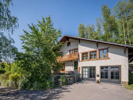 Location maison à Membre, Beau chalet rénové avec poêle, billard & sauna
