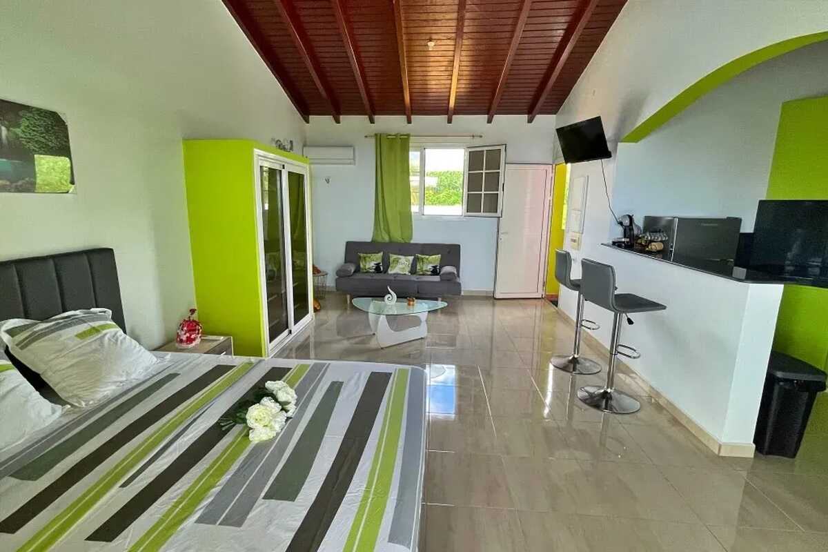 Studio 30 m² avec piscine et vue mer à Capesterre-Belle-Eau - Photo 3
