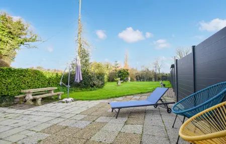 Maison en pierre du 17e siècle avec jardin à Portbail : photo 8