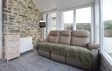 Maison en pierre du 17e siècle avec jardin à Portbail : photo 10
