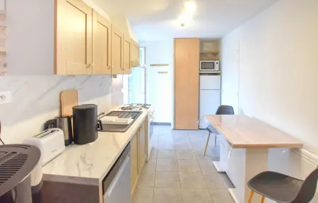 Maison en pierre du 17e siècle avec jardin à Portbail : photo 13