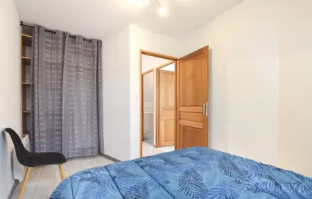 Maison en pierre du 17e siècle avec jardin à Portbail : photo 18
