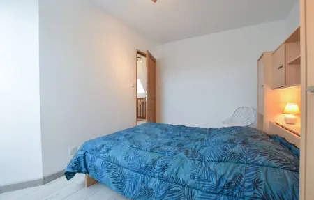 Maison en pierre du 17e siècle avec jardin à Portbail : photo 20