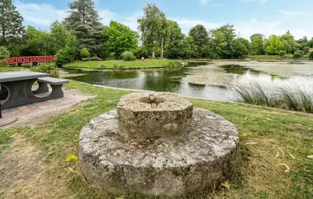 Maison 16e siècle avec jacuzzi et étang à Thun-Saint-Martin : photo 14
