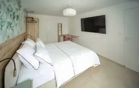 Maison 16e siècle avec jacuzzi et étang à Thun-Saint-Martin : photo 25