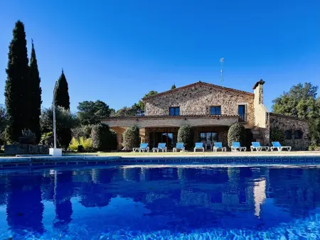 Location villa à Santa Cristina d'Aro, Maison de campagne en pierre avec piscine privée et grand jardin