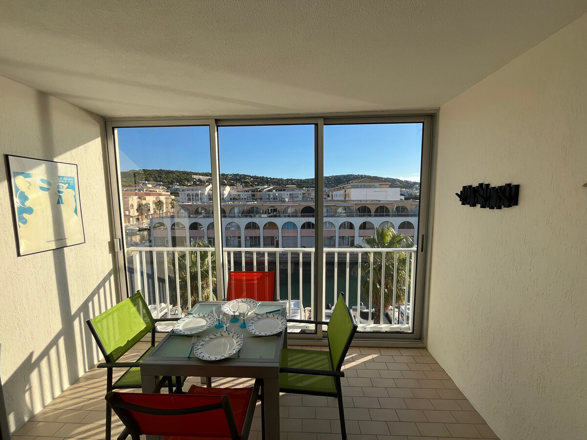 T2 Sète, loggia vue canal à 100 m des plages - Photo 1