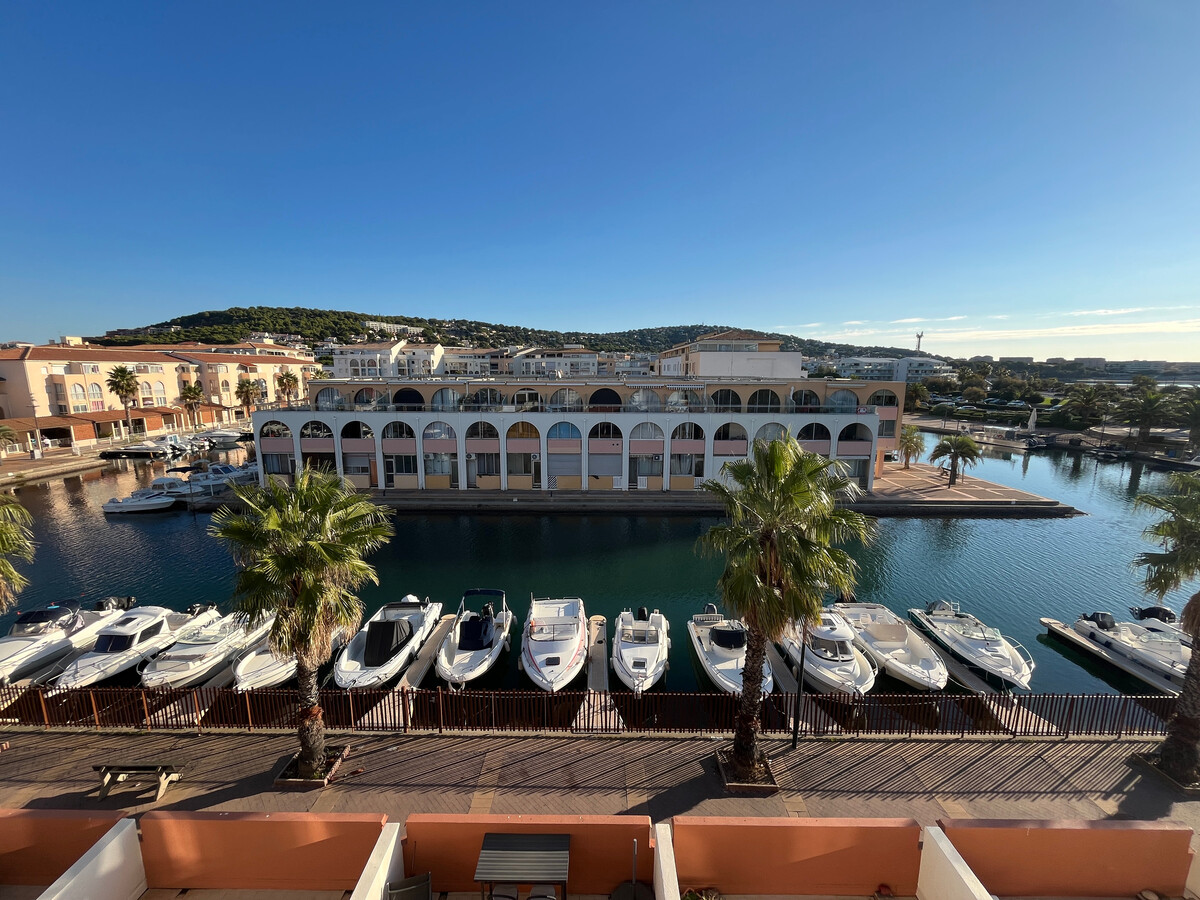 T2 Sète, loggia vue canal à 100 m des plages - Photo 8
