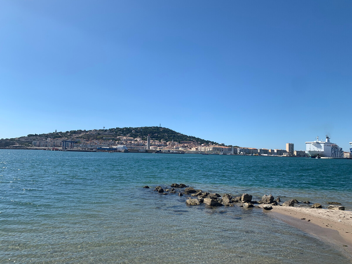 T2 Sète, loggia vue canal à 100 m des plages - Photo 18