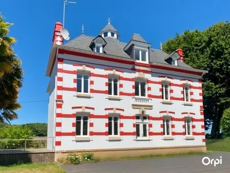 Location maison à Quéven, Demeure familiale rénovée 14 couchages à 10 min des plages, parking et wifi